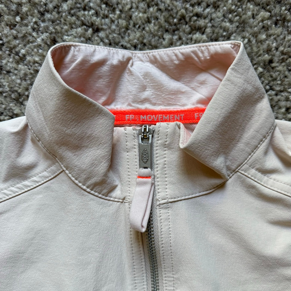 Free People Movement Mountain Blazin' Shortsie NWOT XS Hard to Find Tan - Picture 6 of 6